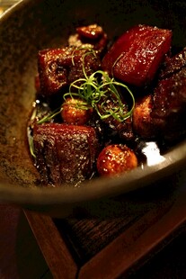 美味红烧牛肉菜肴展示