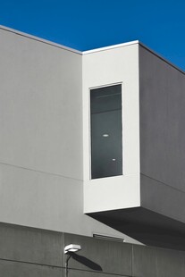 现代简约风格建筑一角