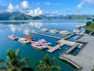 美丽海滨码头风光