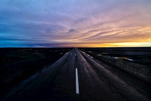 夕阳下的公路美景