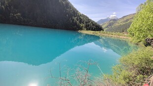 九寨沟 梦幻蓝湖自然风光
