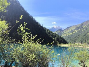 九寨沟 美丽山间蓝湖自然景致