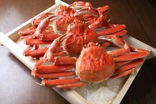 美味大螃蟹摆盘展示