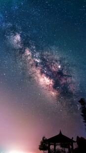 星空下的中式古建筑夜景