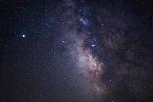璀璨星空下的壮丽银河