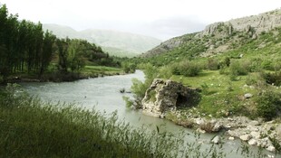 山间河流自然风光美景