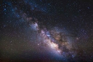 璀璨星空下的壮丽银河