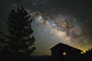 星空下的小屋