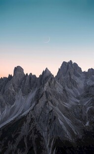 壮丽山景 日出时分的山脉