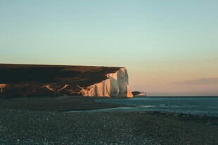 海边白垩断崖美丽景致