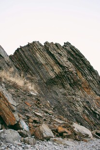 嶙峋岩石景观