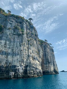 海上悬崖壮丽风光