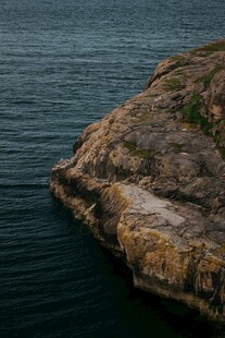 海边嶙峋岩石