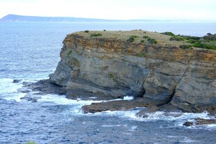 海边嶙峋岩石
