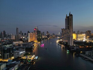 曼谷河畔夜景风光