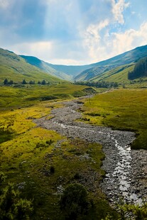 山间溪流绿野风光美景