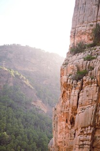 壮丽山壁景观