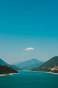 美丽湖山风景