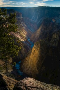 壮丽峡谷景观
