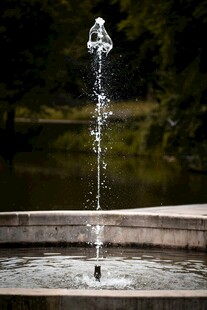 喷泉喷水瞬间美景
