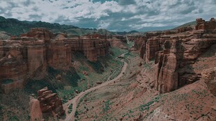 壮丽峡谷景观