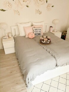 温馨简约风儿童卧室一角