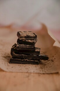 堆叠的美味巧克力块