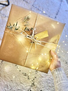 金色精美礼品包装带小灯