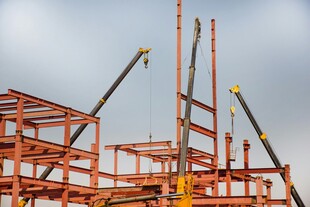 施工现场钢架结构搭建