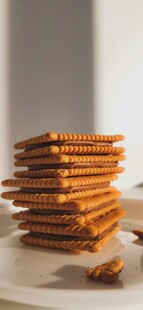 堆叠的美味夹心饼干