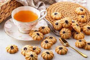 饼干与热茶相伴