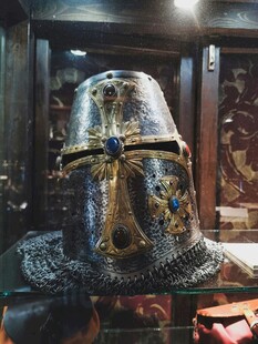 中世纪骑士头盔展示