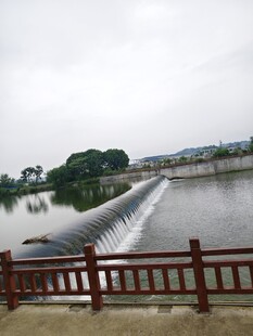 水坝景观近景
