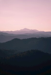 山间暮色美景