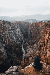壮丽峡谷景观
