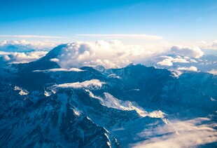 壮丽雪山景观