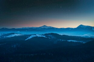 壮丽山景暮色