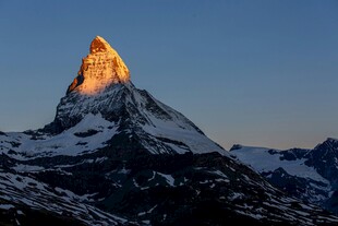 马特洪峰壮丽雪山景观
