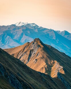 壮丽山景展现自然之美