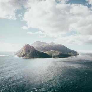 海上孤山美景