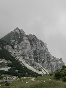 巍峨壮丽的高山景观