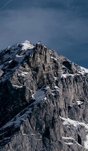 巍峨雪山壮丽景致