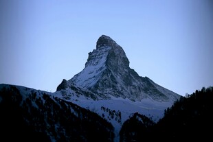 马特洪峰壮丽雪景