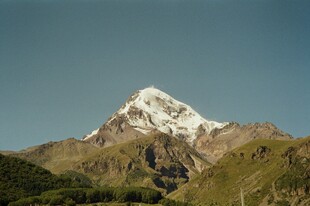 巍峨雪山壮丽风光