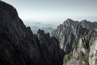 壮丽巍峨的高山景观