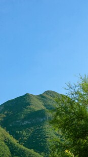 青山蓝天美景