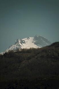 雪山远景