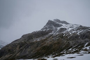 雪山巍峨