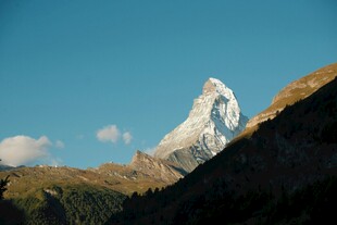 巍峨雪山美景