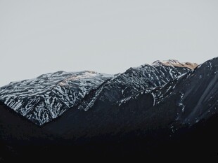 壮丽雪山景观